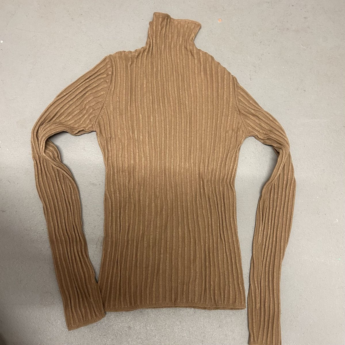 Bershka Maglioni & Felpe: Pullover brown ribbed turtleneck size S women good condition – Usato da Glattbrugg venduto da Lara_G06