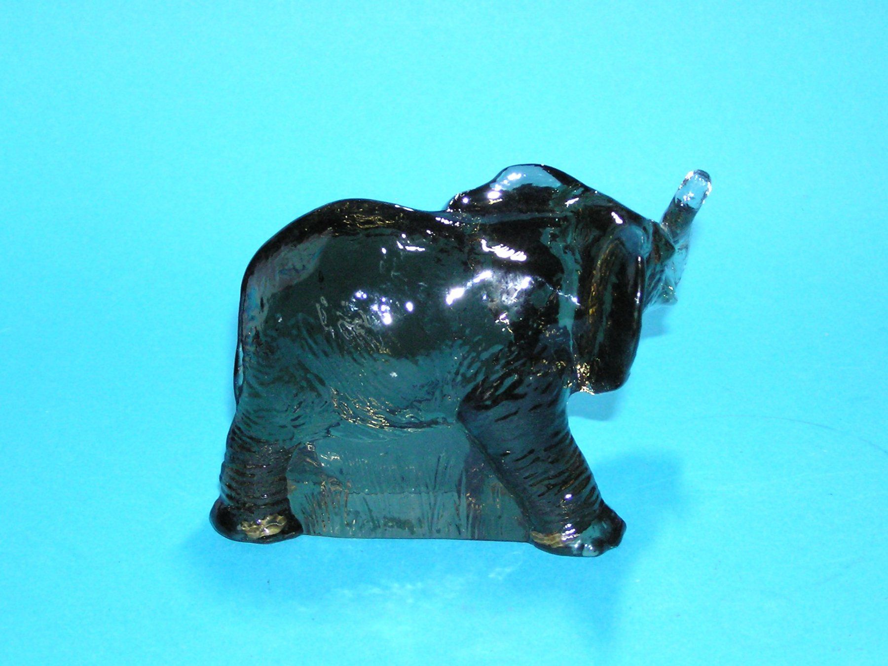 Kosta Boda Figuren: KOSTA BODA SCHWEDEN GLASKUNST ELEFANT – Gebraucht aus Grenchen von Antique-hunter 1