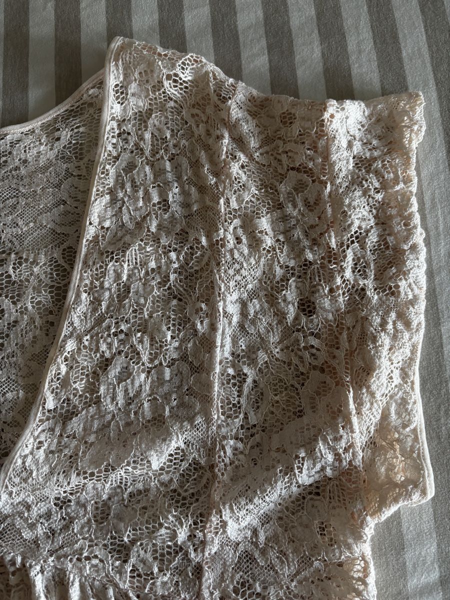 Kleider: Kleid Spitze beige Grösse M – Gebraucht aus Salenstein von Silly...0 4