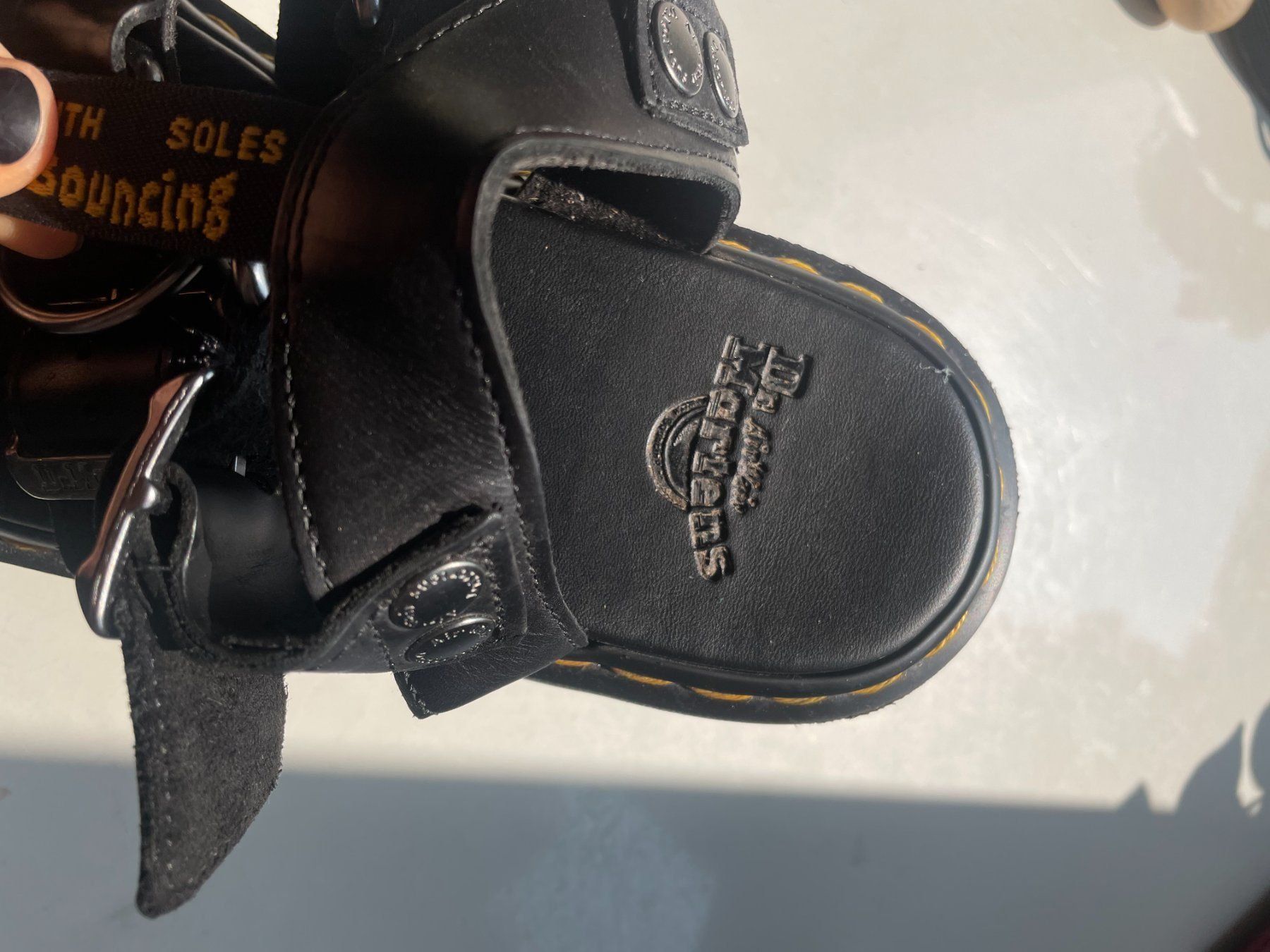 Dr. Martens Scarpe da uomo: Dr. Martens Gryphon Sandalen mit Metall- Ringen – Usato da Regensdorf venduto da amb_n5n7 3