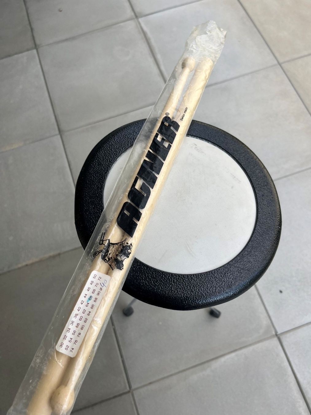 Instruments de musique: Böckli Trommelböckli mit Schlägel – D'occasion à Felsberg par flazila