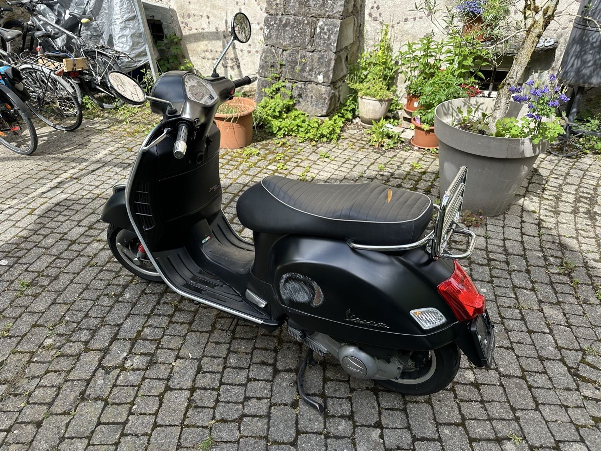 Vespa Scooters: Vespa Gts 300 – D'occasion à Wädenswil par tippihno