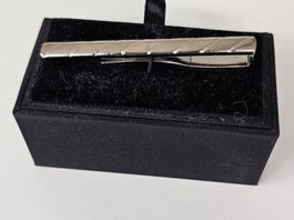 Krawattennadel neu und in Box verpackt