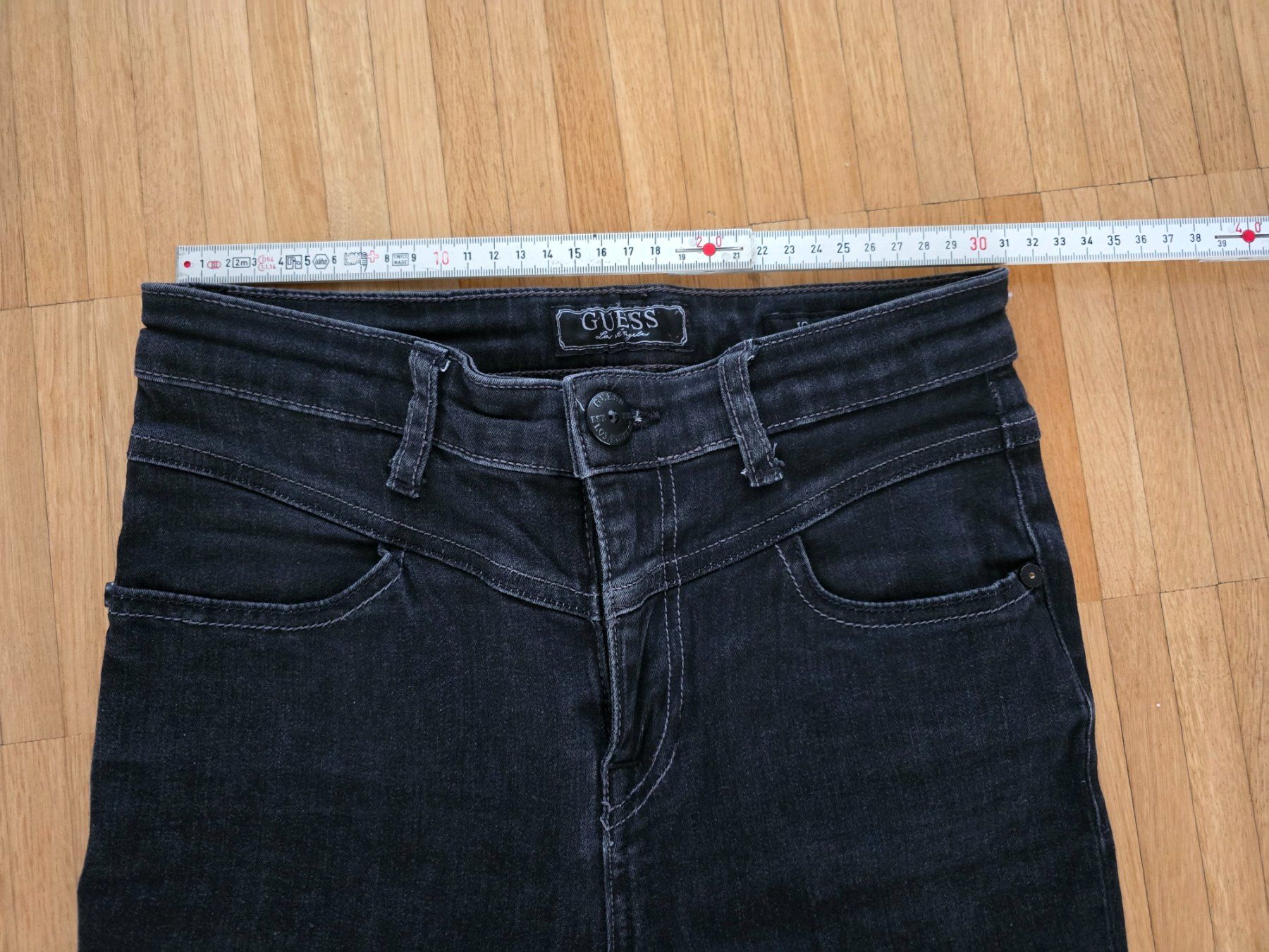 Guess Jeans: Guess Jeans – Usato da Laufenburg venduto da may_r2st 4