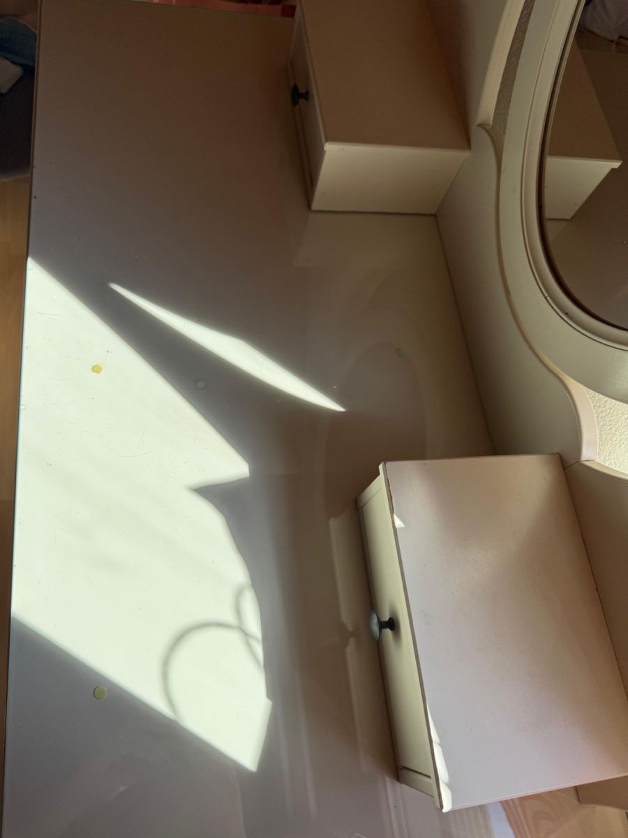 Ikea Coiffeuses: Schminktisch Hemnes Weiss – D'occasion à Elgg par Ricky9548 1