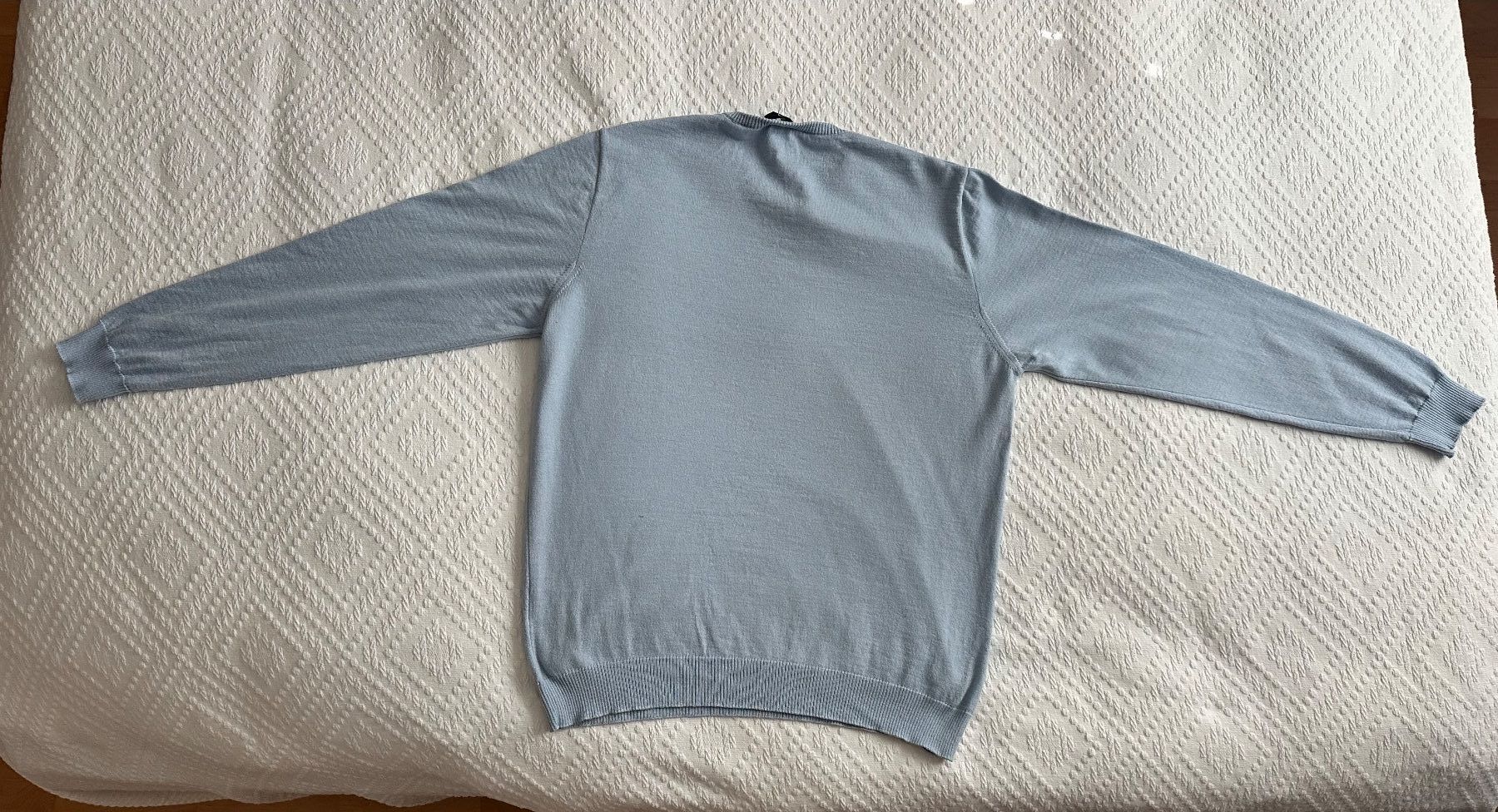 Bogner Pullover & Sweatshirts: Herren Pullover Bogner hellblau V-Ausschnitt – Gebraucht aus Bülach von Jubet 1