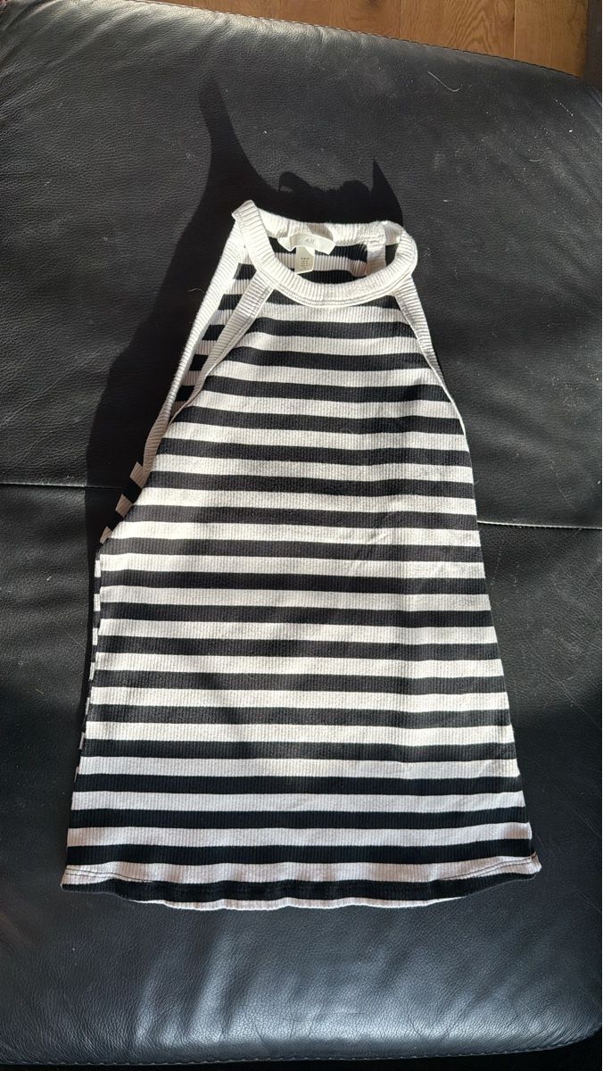 H&M Tops: H&M Chic Striped Tank Top, M  – D'occasion à St-Gingolph par Ynatka