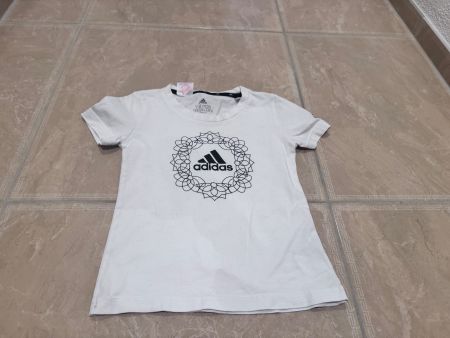 Adidas neues Shirt, 7-8J 122-128