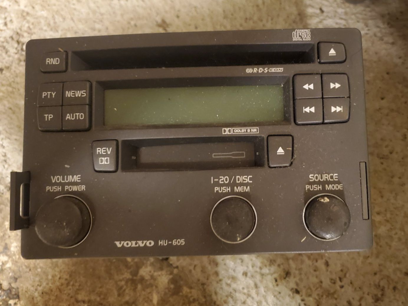 Radios: Volvo  Autoradio HU-605 – Gebraucht aus Rikon im Tösstal von re-pariert