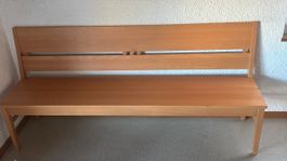 Holzbank mit Lehne 