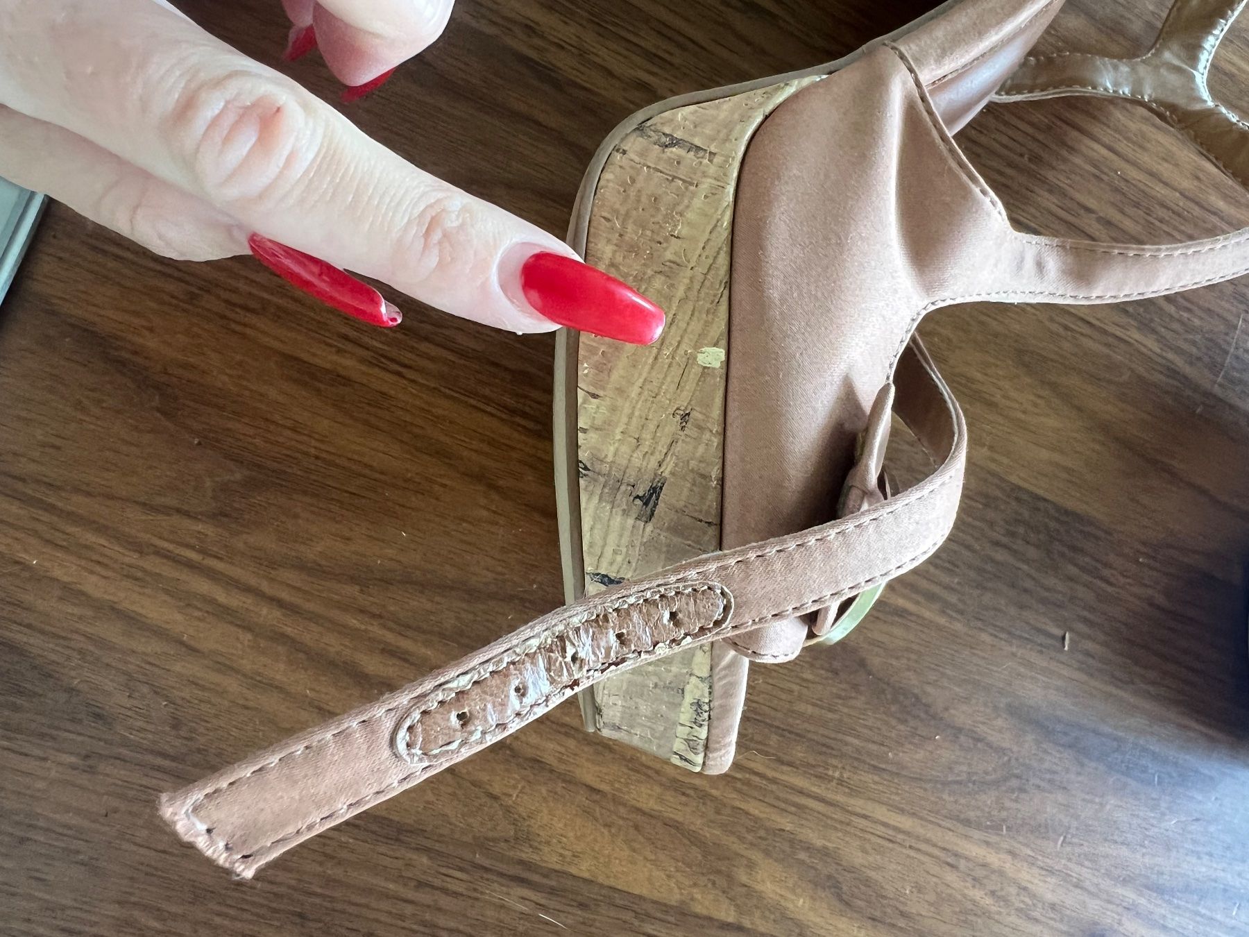 Scarpe da donna: Sandalen mit Plateu Absatz – Usato da Lufingen venduto da des_9gd8 4
