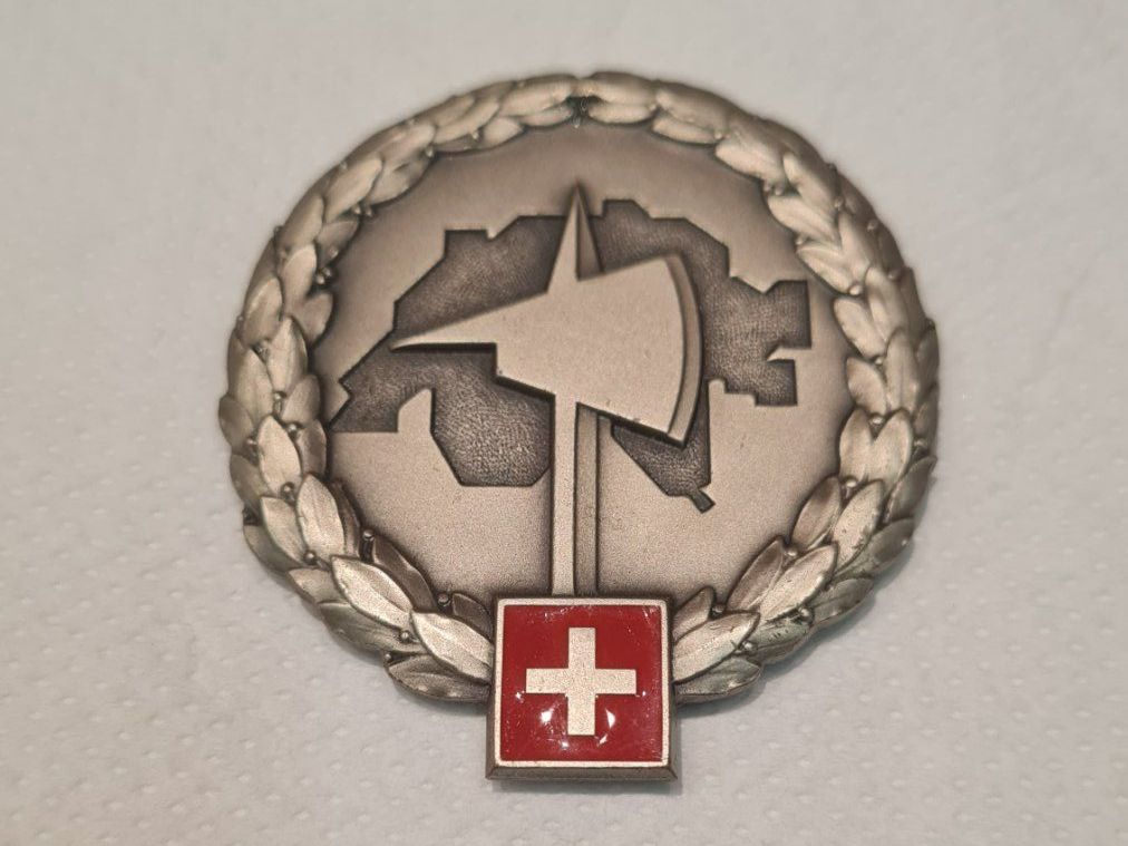 Schweizer Armee Uniformi: CH Armee / Abzeichen / Béret / Emblem / Armeetruppen – Usato da Safenwil venduto da Husqi2000