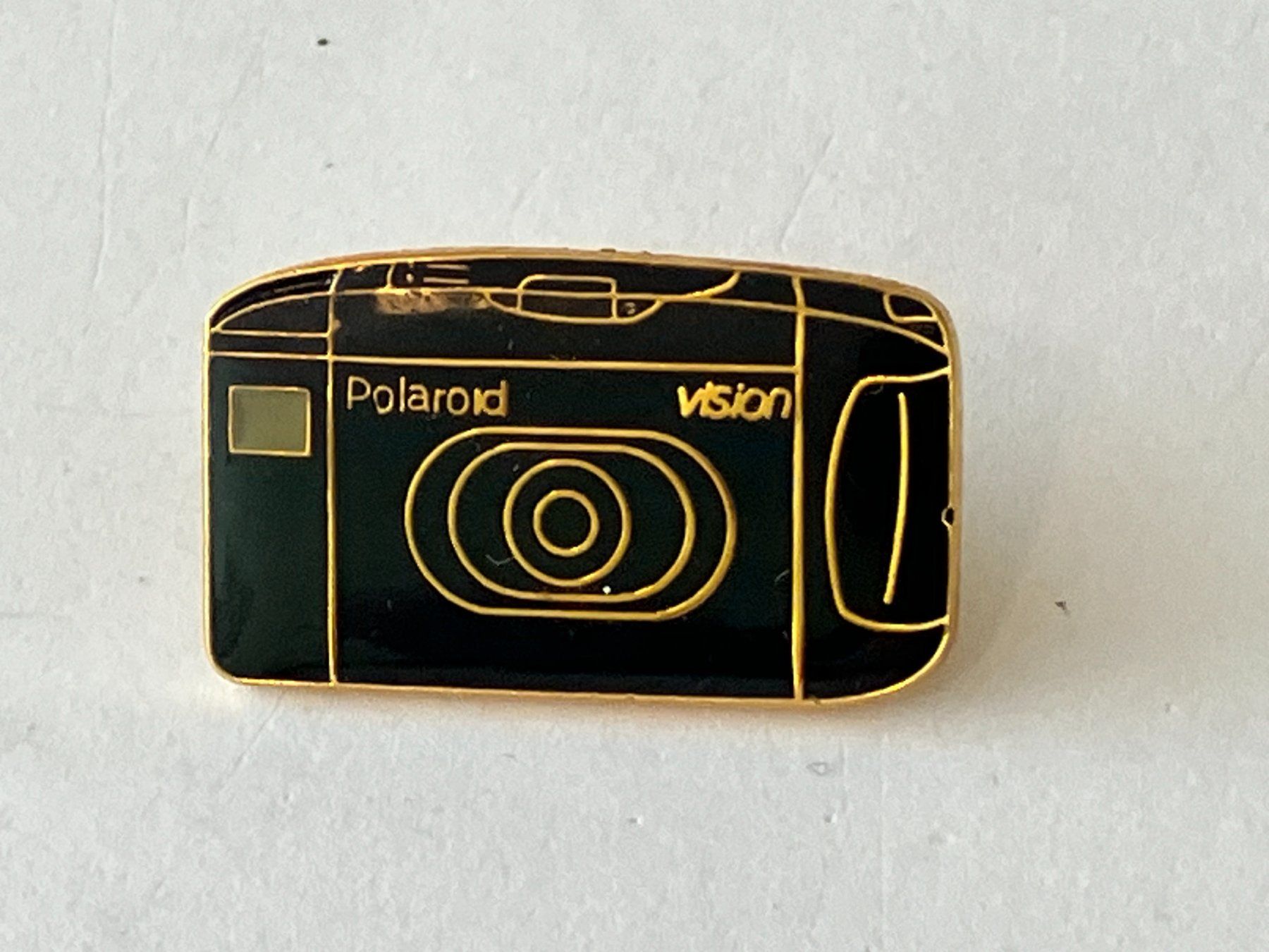 Placchette & Badge: 1 Pin Polaroid Vision – Usato da Basel venduto da djwwpp