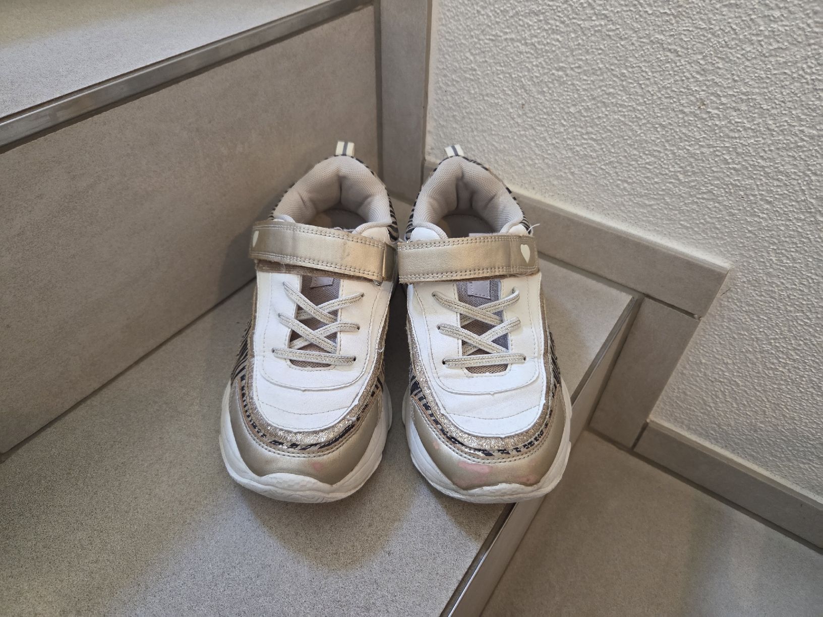 Scarpe per ragazze: Coole Mädchen Schuhe Grösse 37 – Usato da Schlierbach venduto da smeralda1313 1