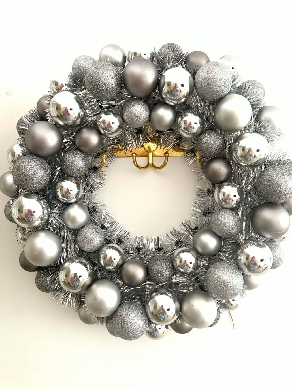 Alle Dekorationen: Grössere Weihnachtskranz Silber mit Kugeln Glanz – Gebraucht aus Bern von MIR-IAM 2