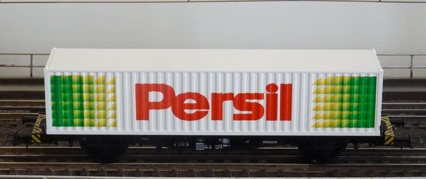Roco Modellini di ferrovie: Fleischmann 5244, Container-Tragwagen "PERSIL" der DB – Usato da Grossaffoltern venduto da berner85