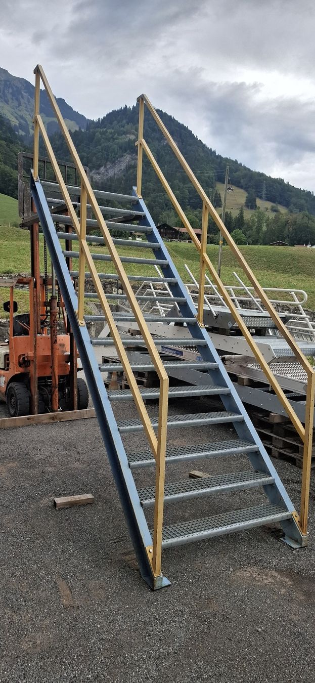Scale: Treppe mit Geländer – Usato da Reichenbach i. K. venduto da Wskorpion