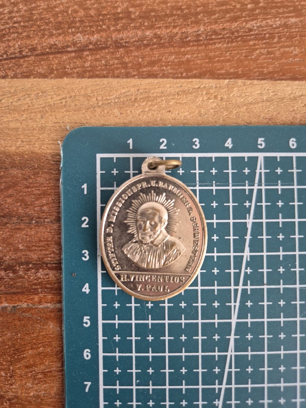 Medaglie: Medaillon Hl. Vincentius von Paul – Usato da Zürich venduto da Dalema13 4