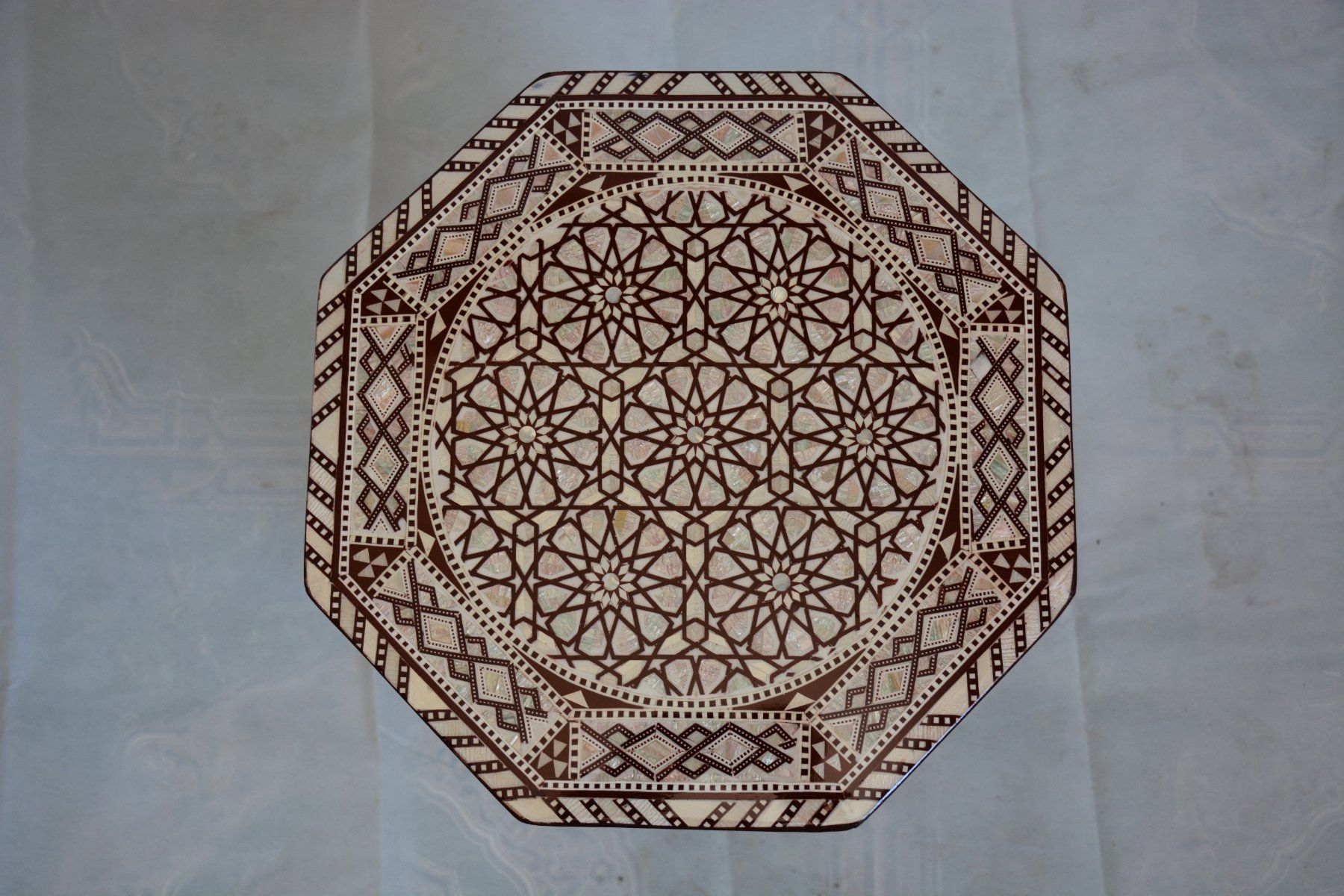 Tavoli: Table coffre en marqueterie nacre. – Nuovo (secondo la descrizione) da geneve venduto da louisart 3