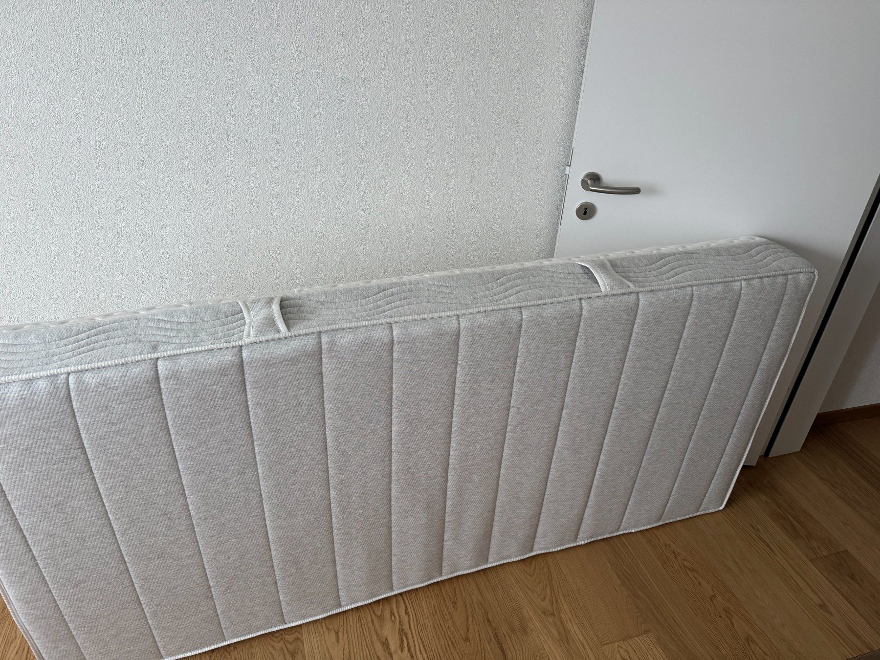 Matratzen: Matratze 90cm x 200 cm – Gebraucht aus Flums von Hrroland
