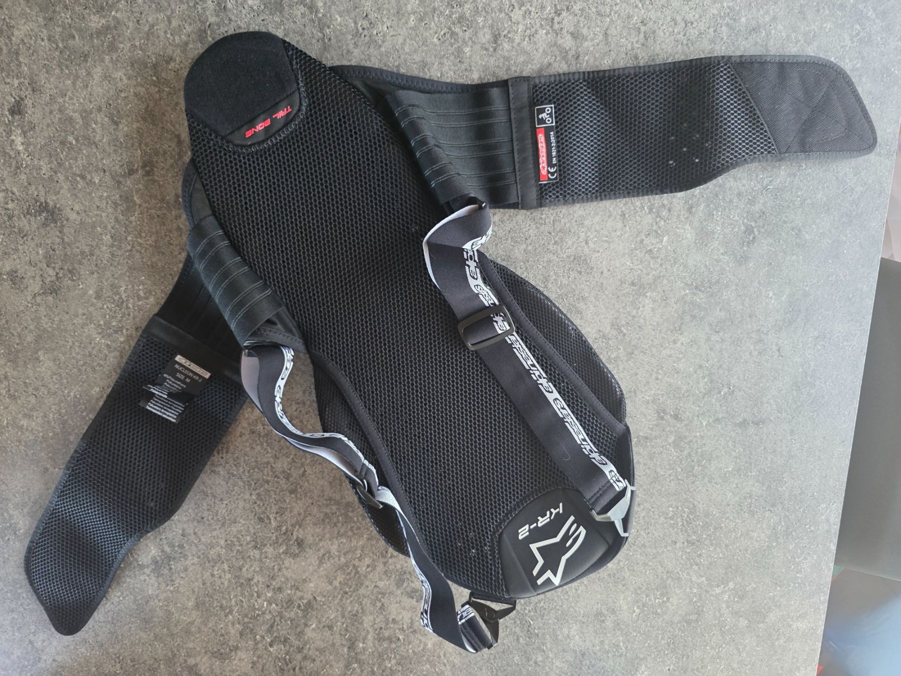 Protezioni & Imbottiture: Alpinestars Nucleon KR-2, grösse M, neuwertig – Nuovo (secondo la descrizione) da Rümikon AG venduto da tokefu 1