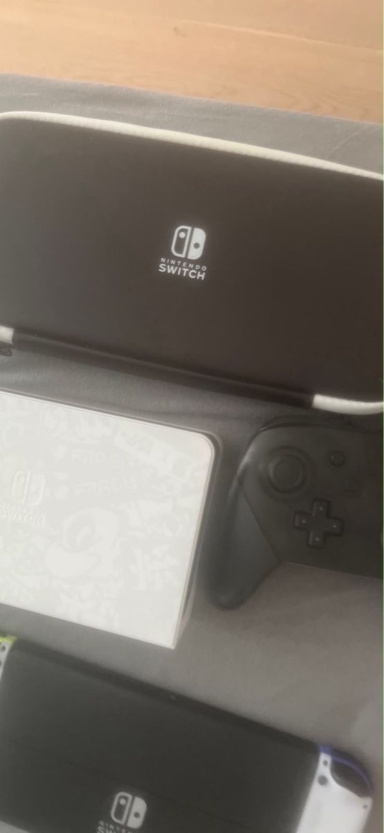Nintendo Consoles: Nintendo Switch Oled Splatoon Edition inkl. Zuberhör – Neuf (Voir description) à Huttwil par mir_fwn9 5