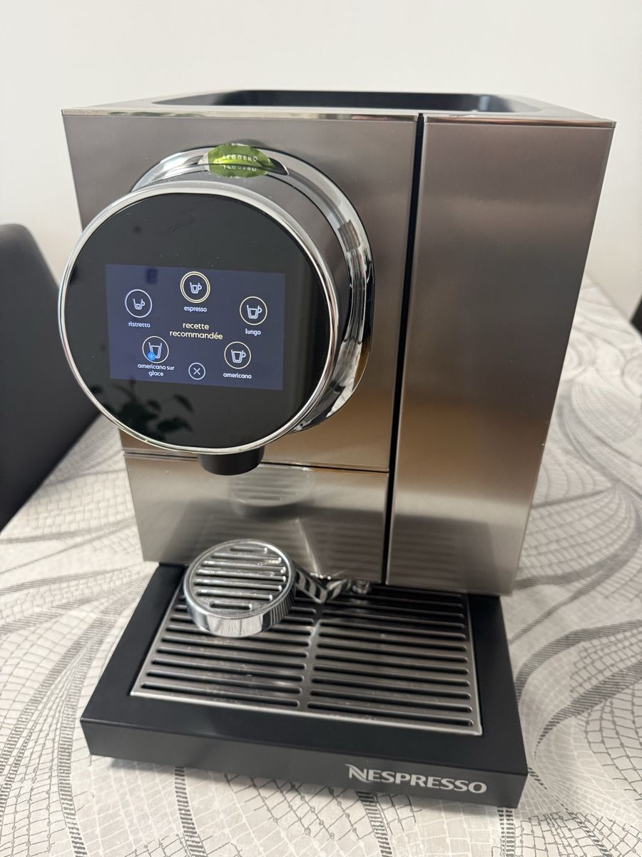 Nespresso Macchine per caffè & Macchine per espresso: Nespresso Pro Momento 100 – Usato da Lausanne venduto da cjrrviseu