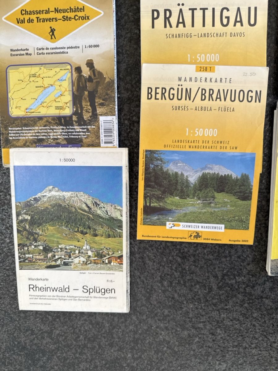 Landkarten & Atlanten: Wanderkarten Set 14 Stk, Schweiz, versch. Regionen – Gebraucht aus Eschenz von Belladog 2