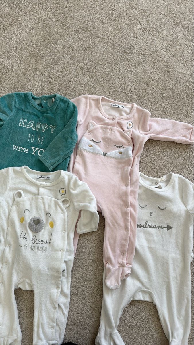 Lotti & Set di vestiti: Lot de 4 pyjamas chauds - taille 12 mois – Usato da Saillon venduto da alico
