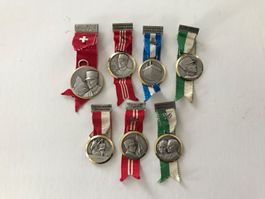 Lot de 8 médailles commémoratives du Général Guisan1969-1974