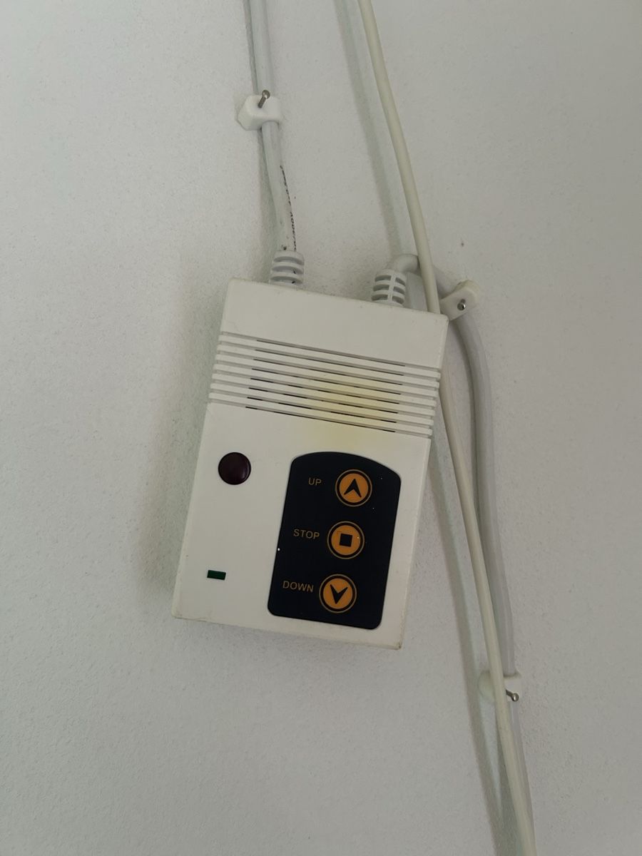 Home Cinema: Leinwand mit Fernbedienung  – Usato da Wolfhausen venduto da eil_jc5j 3