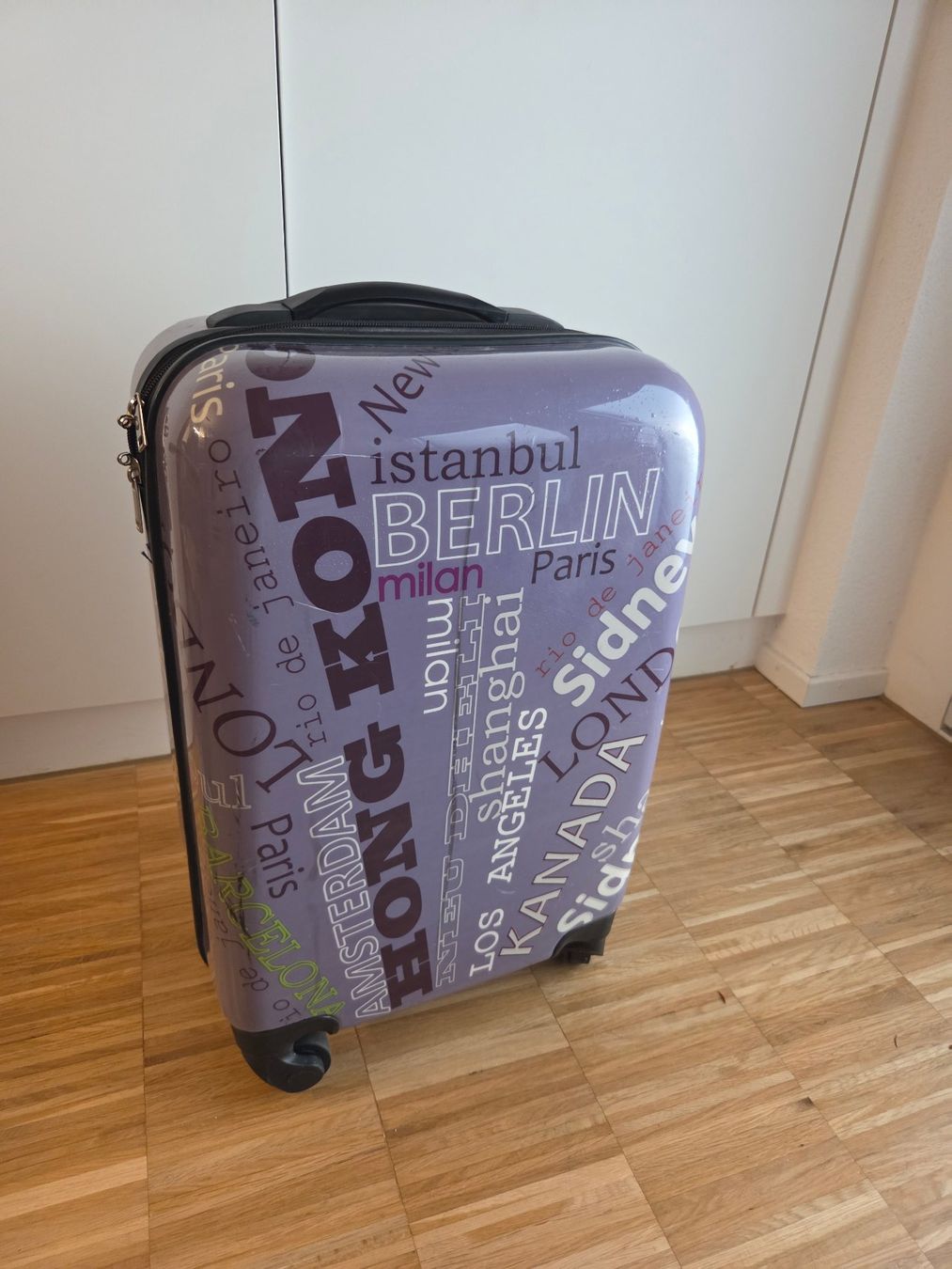 Reisekoffer: Handgepäck-Rollkoffer 53x36x24 – Gebraucht aus Aarau von san_yq22