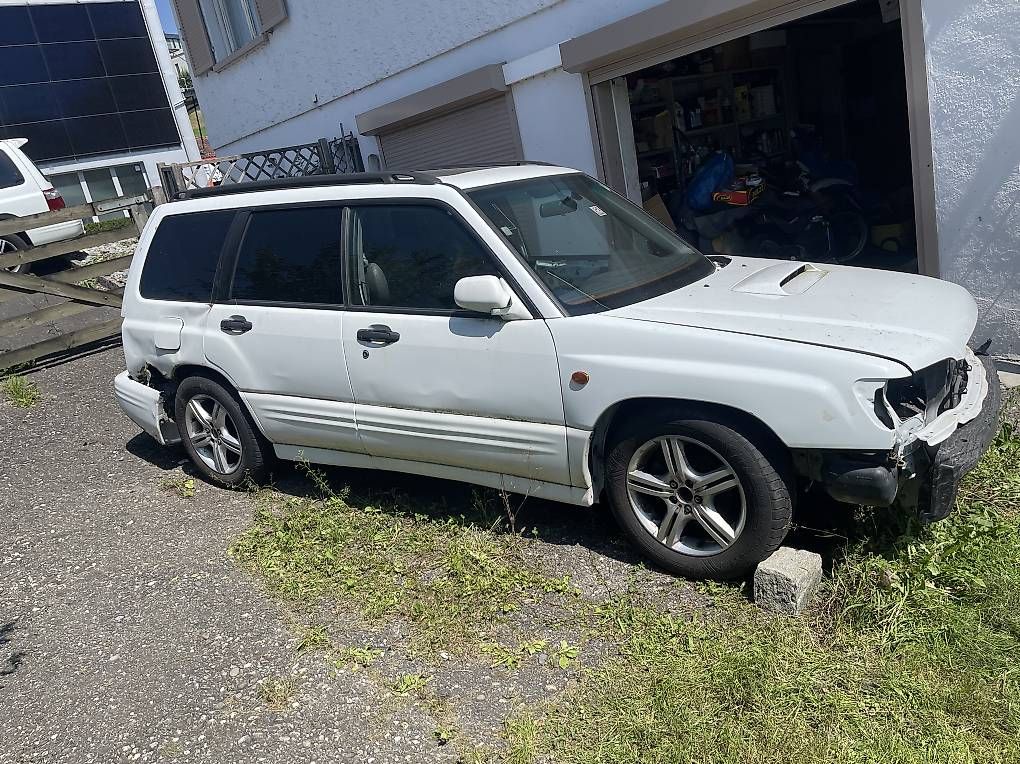 Subaru Tutti pezzi di ricambio auto: Subaru Forester Teile – Usato da Eschen venduto da Ziya54 1
