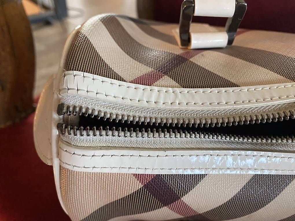 Burberry Borse da donna: Sac Burberry – Usato da La Chaux-de-Fonds venduto da eli_9dy8 4