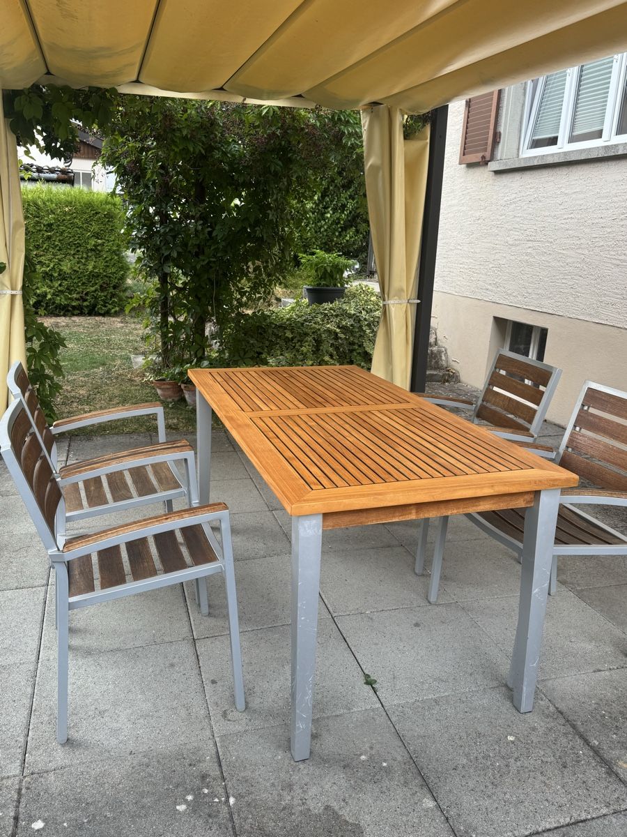 Set di tavolo e panche: Gartentisch mit 4 Stühlen  – Usato da Erlinsbach venduto da 11y_g5fb 1