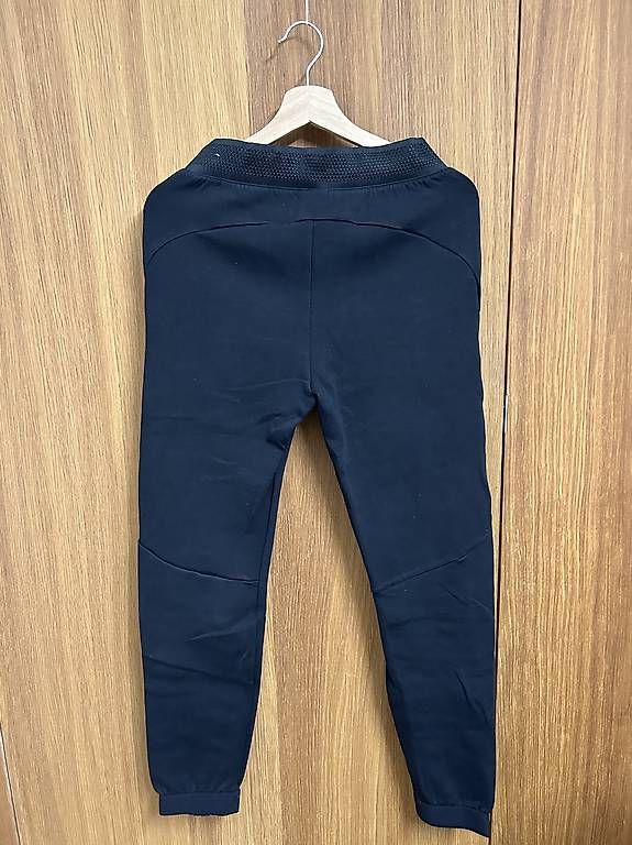 Decathlon Pantaloni: schwarze Trainerhose – Usato da Gais venduto da T_iziana 1