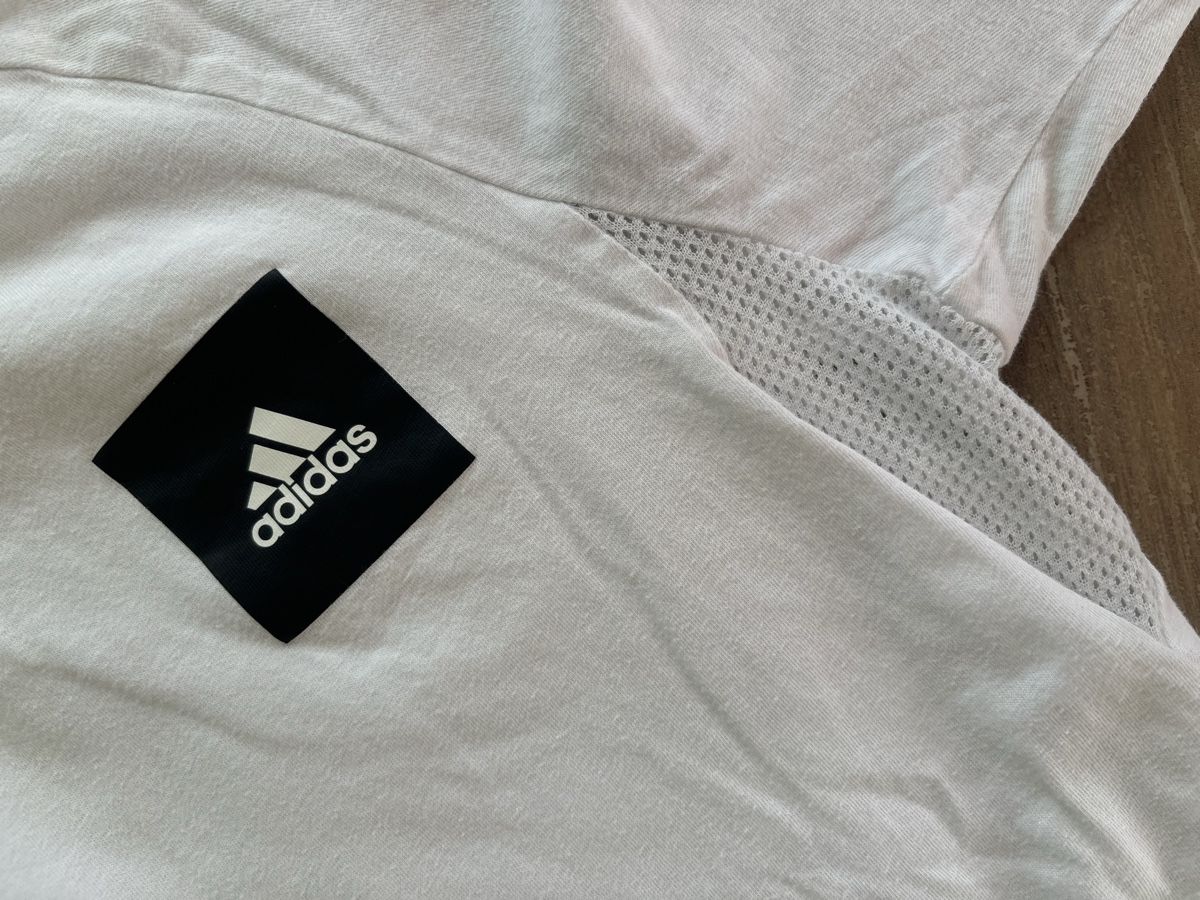 Adidas T-shirt: S_Adidas_sporty design – Usato da St-George venduto da elena27 3