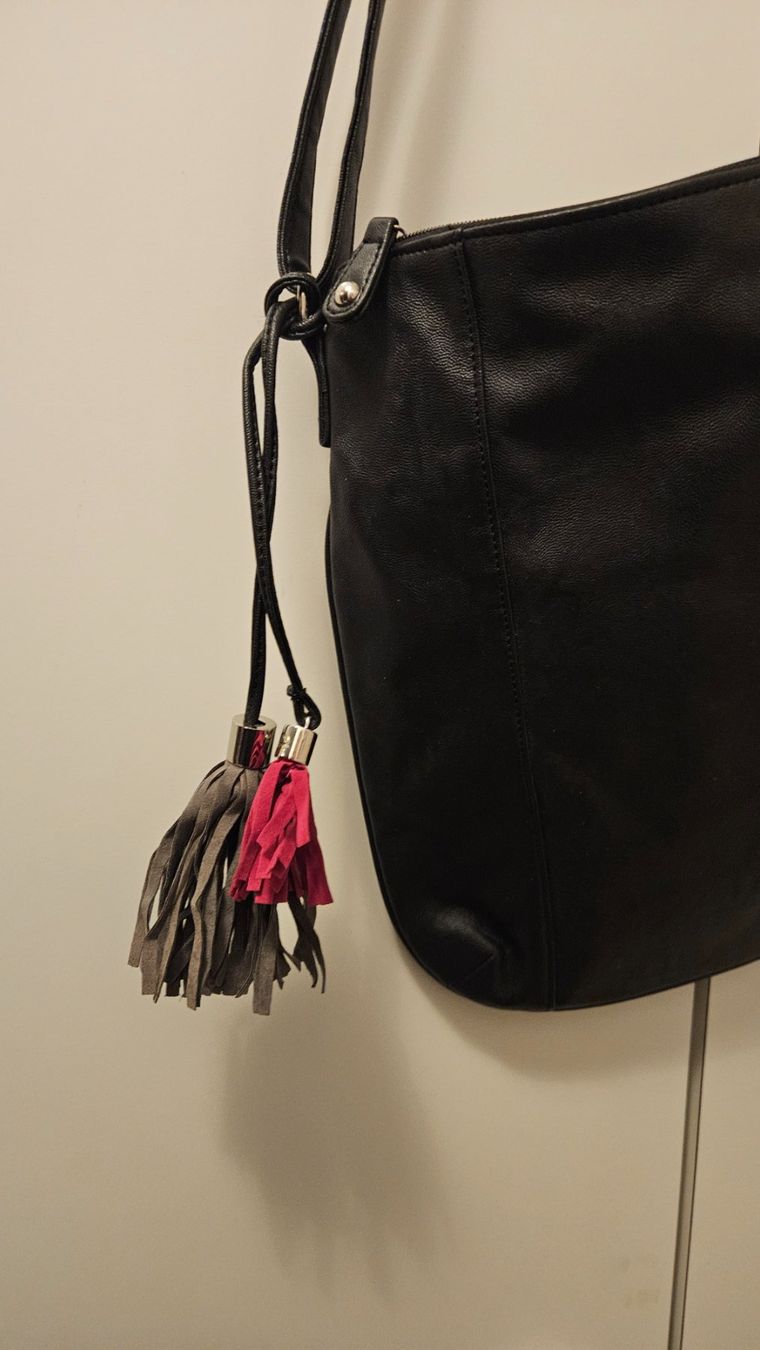 Sacs femmes: Borsetta a tracolla nera Carpisa – D'occasion à Melano par H-Sara 1
