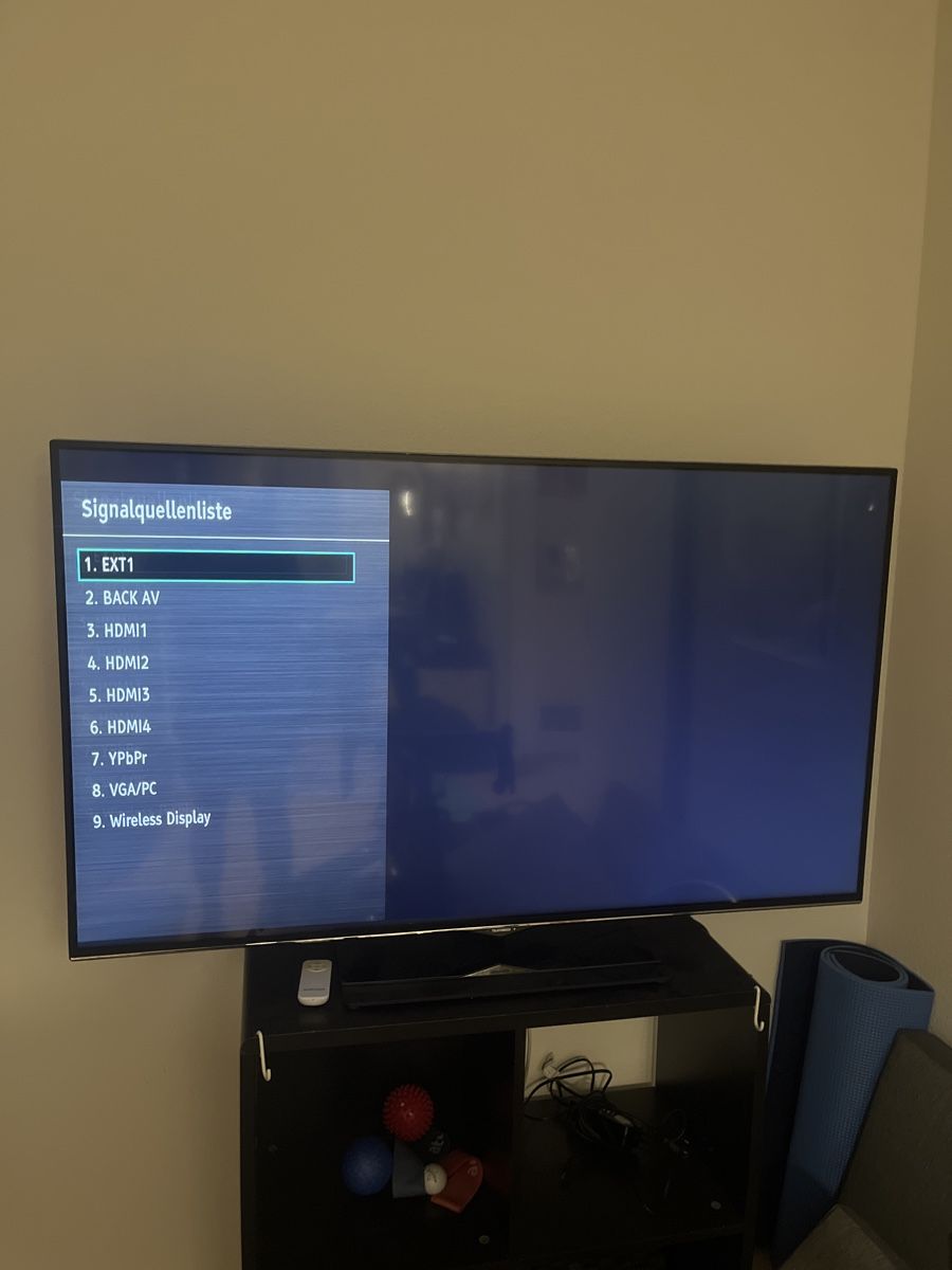 Telefunken Televisori: TELEFUNKEN UHD LED TV inkl. TV Halter – Usato da Hombrechtikon venduto da Kaatja 1