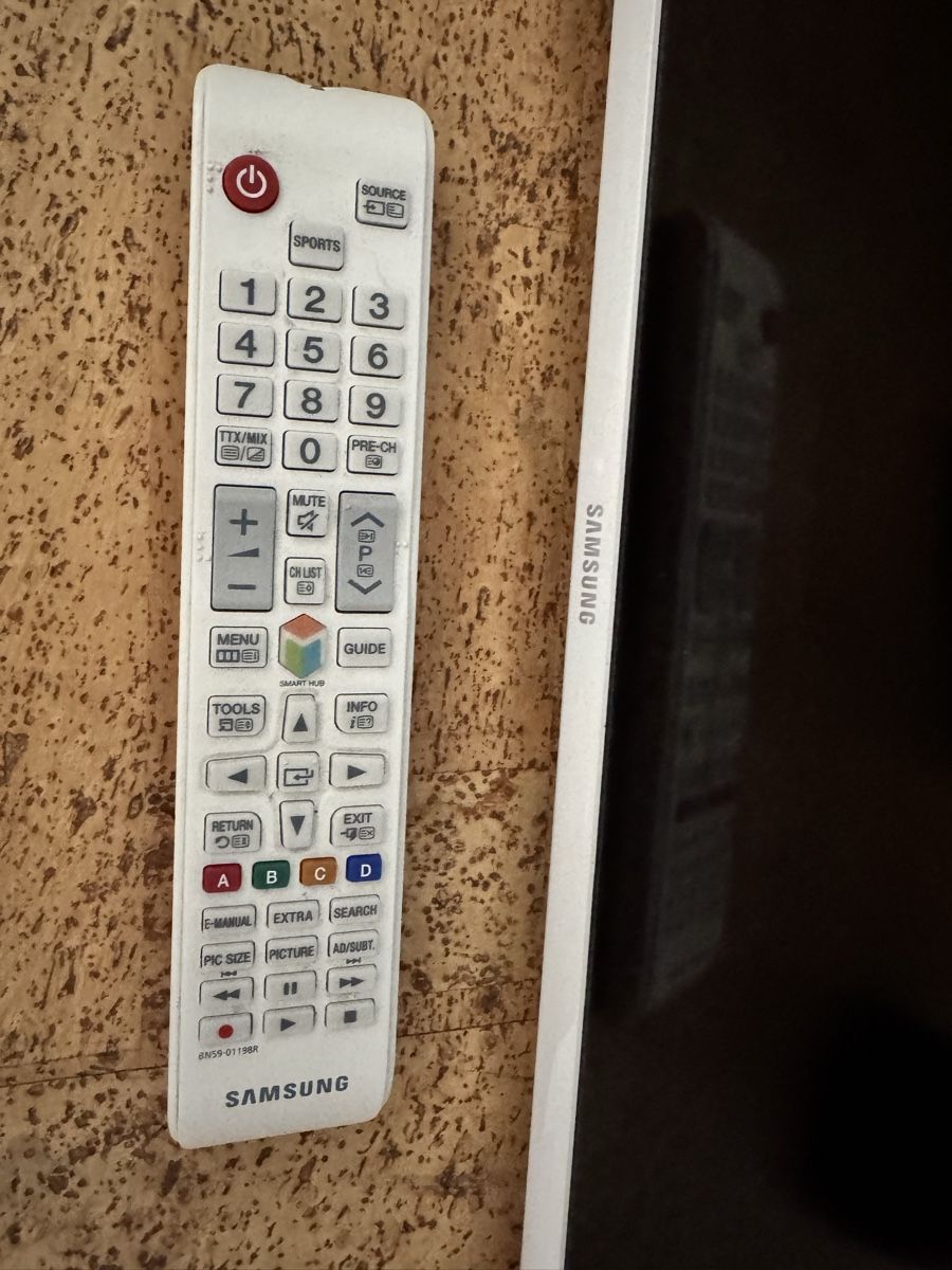 Samsung Fernseher: Samsung 40 zoll TV – Gebraucht aus Seon von Sammler6 1