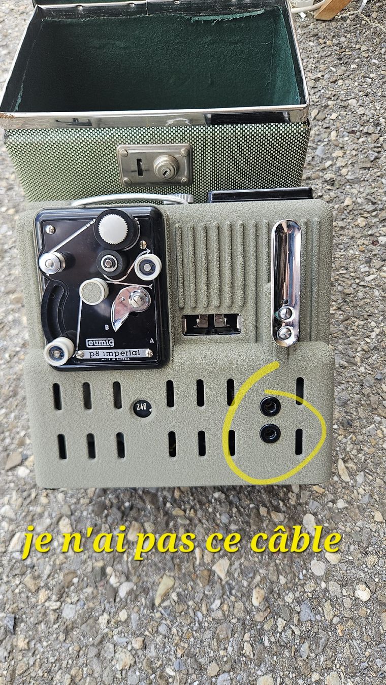 Proiettori: Projecteur Eumig P8 Imperial avec mallette – Usato da La Chaux-de-Fonds venduto da exup-51 5