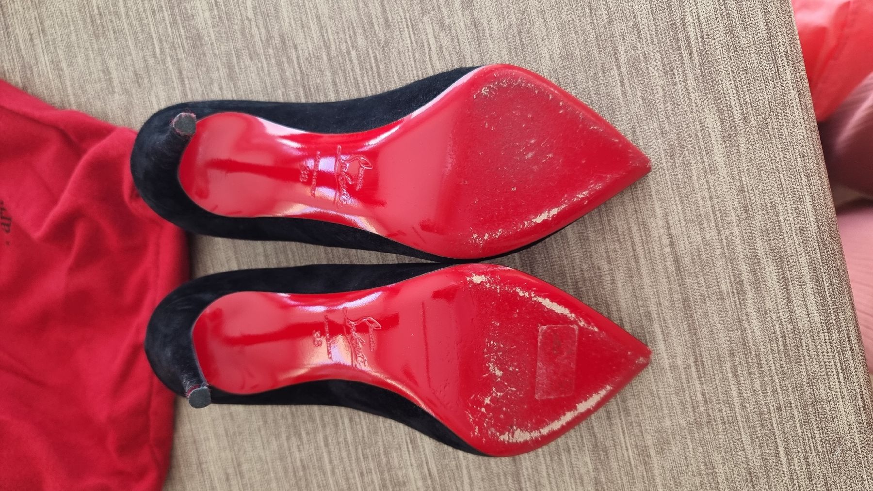 Christian Louboutin Scarpe da donna: Pumps Christian Louboutin Schwarz – Usato da Wil SG venduto da Roxtaa 3
