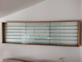2 Glasvitrinen für Modelleisenbahn HO, abschliessb., Wandm.