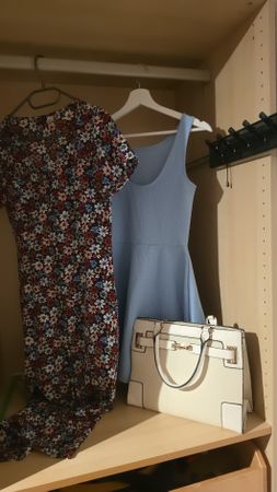 Damen Sommerkleid Blumenmuster+Blau Grösse 36 + Tasche  