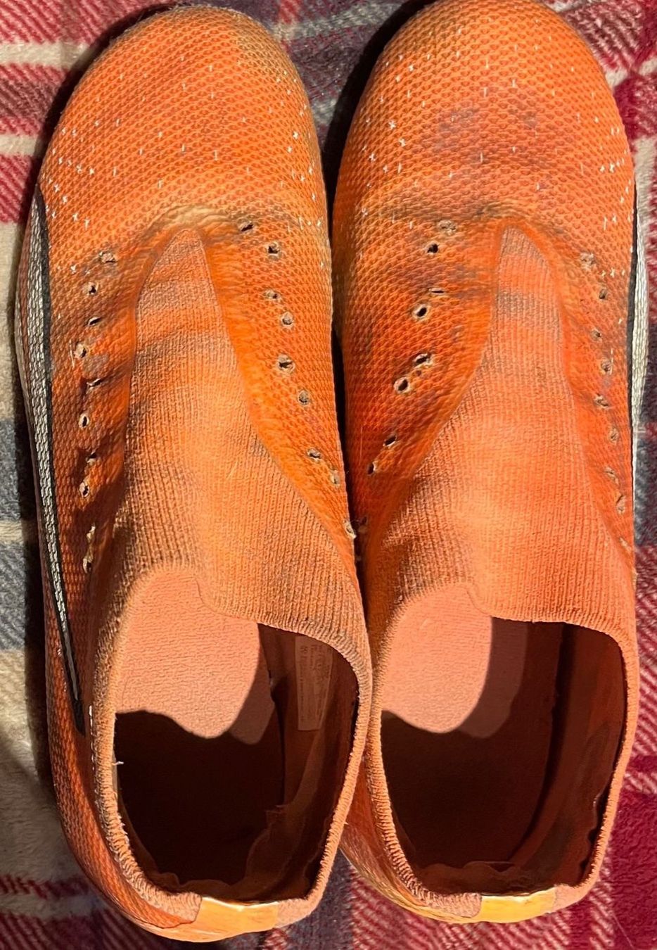 Scarpe da uomo: Soulier de foot T.39 – Usato da Aigle venduto da Dadavd 2