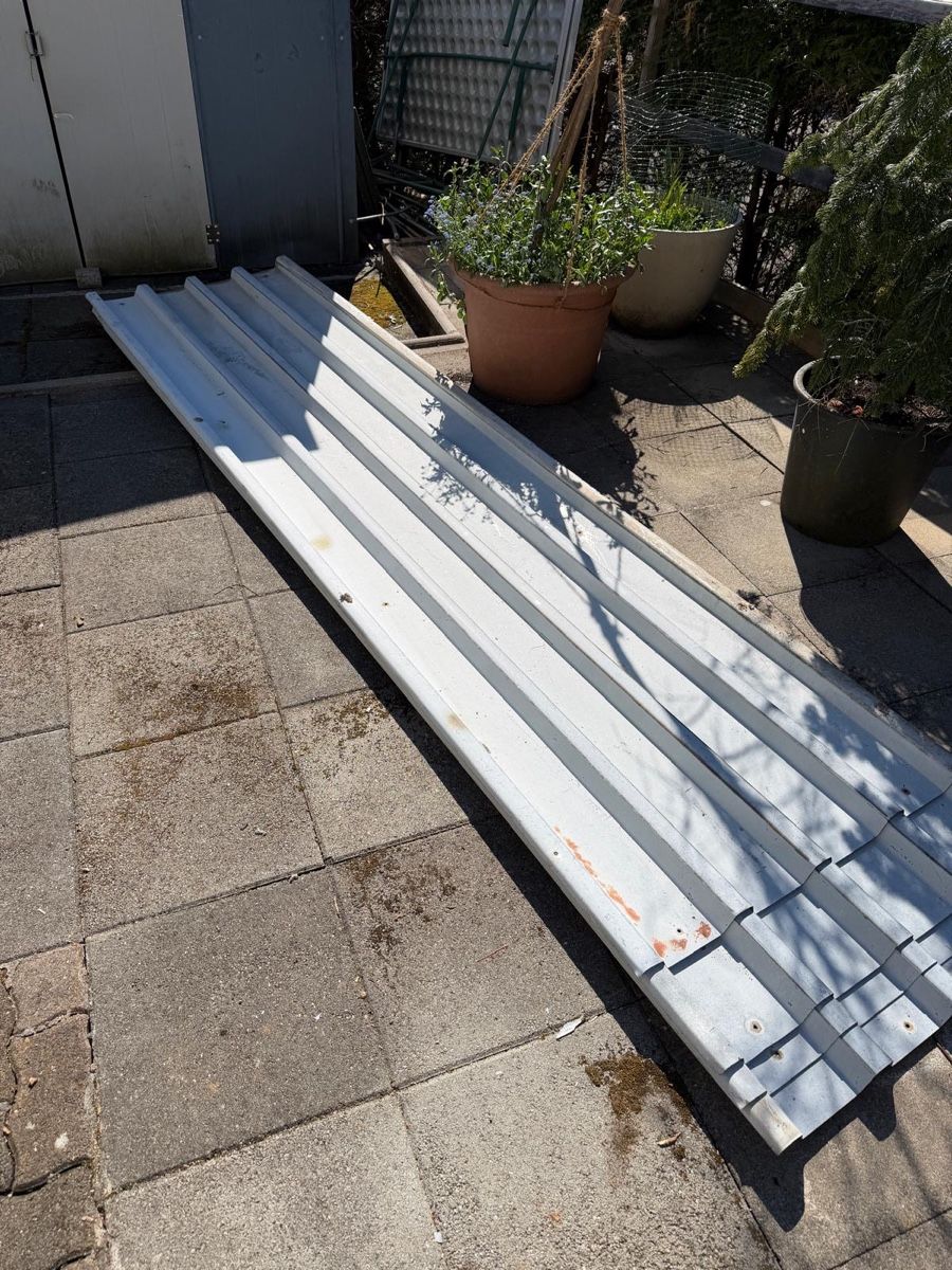 Piatti di portata: 7 Wellblech- Platten – Usato da Wangen SZ venduto da Wangen12
