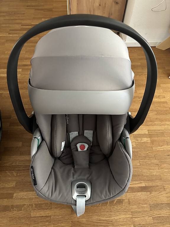 Cybex Seggiolini per auto: Cybex BABYSCHALE inkl. Isofix – Usato da Niederwangen BE venduto da Ivana018