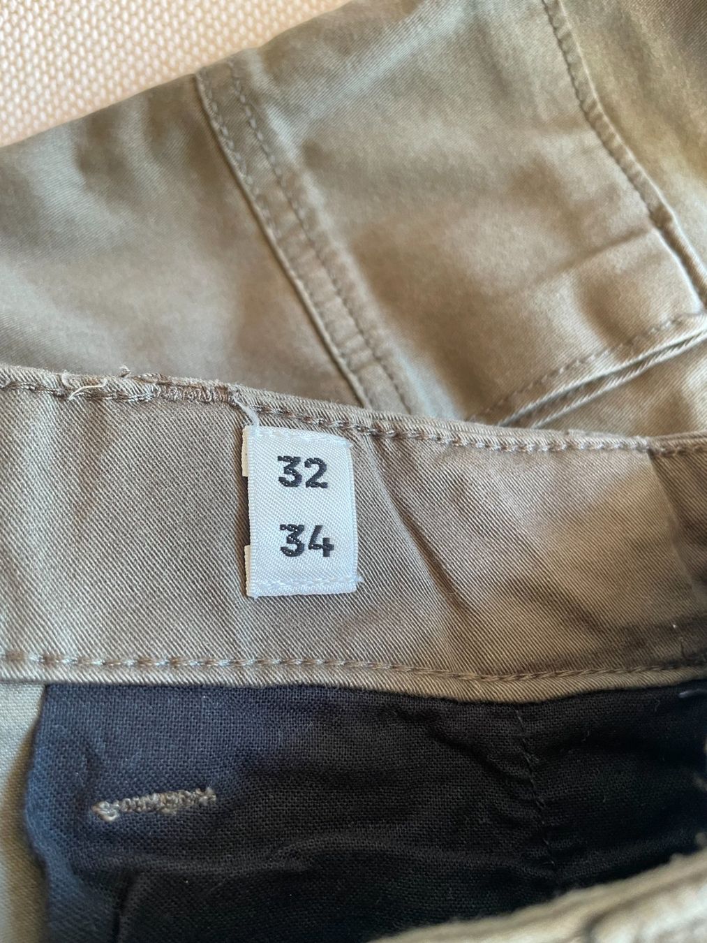Pantaloni: Schöne Hose Gr. 32/34 Jack & Jones – Usato da Duggingen venduto da osere 1