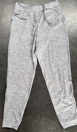 Uniqlo Jogginghose, Grau M, Sportlich und Bequem!
