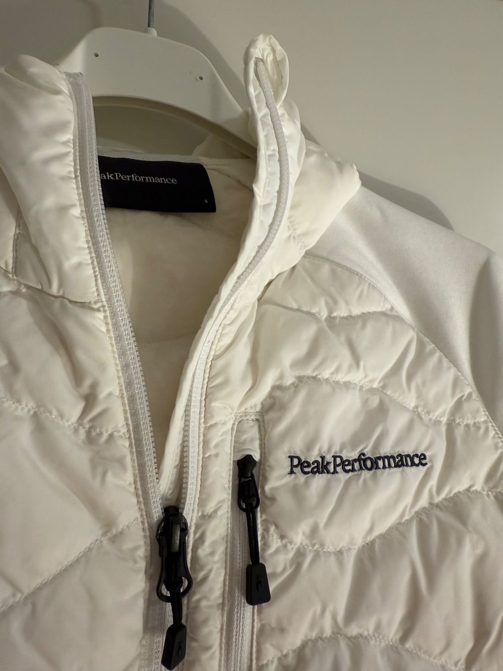 Peak Performance Giacche: Peak Performance Hybrid Jacke Grösse S – Usato da Zürich venduto da SEDRAEN 1